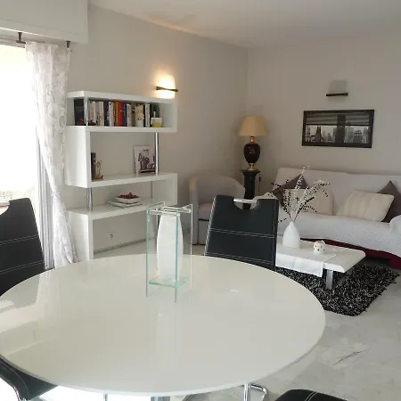 Marie Antoinette Deluxe Apartment Cannes