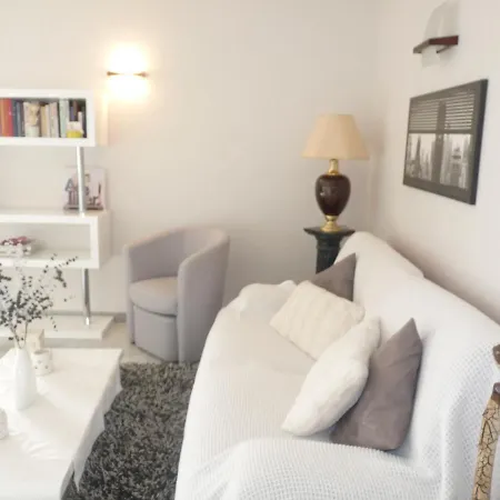 Apartment Marie Antoinette Deluxe Cannes