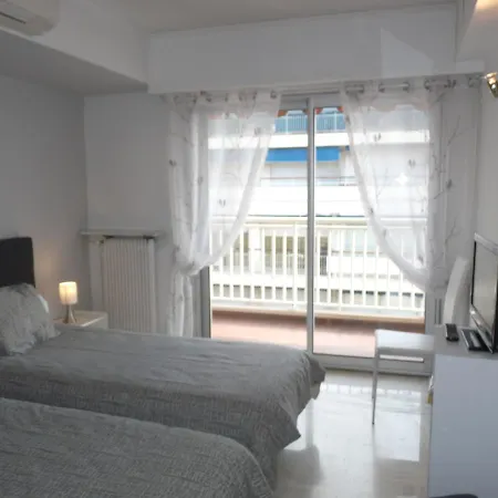 Marie Antoinette Deluxe Apartment Cannes