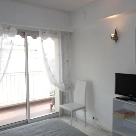 Marie Antoinette Deluxe Apartment Cannes