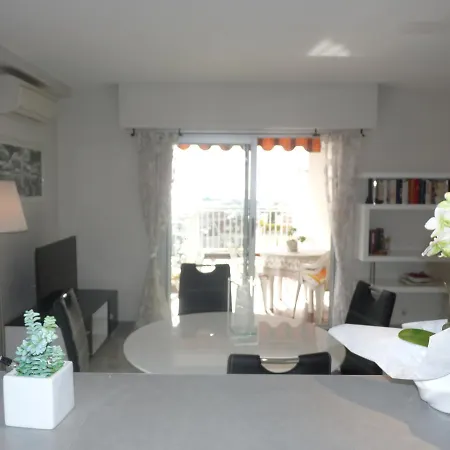 Marie Antoinette Deluxe Apartment Cannes